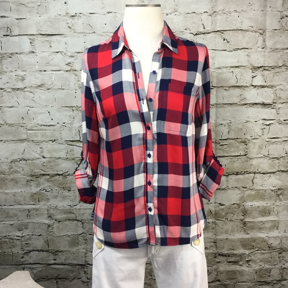 BUTTONS * button down top - Picture 3 of 8